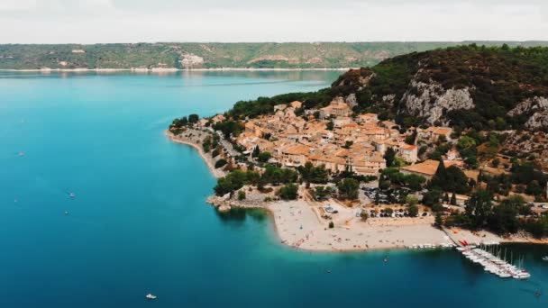 Bewegende Luftaufnahme Einer Schlafstadt Neben Den Gorges Verdon — Stockvideo