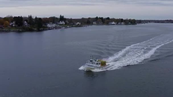 Flygbilder Efter Vit Hummer Båt Väg Piscataqua River Väg Mot — Stockvideo