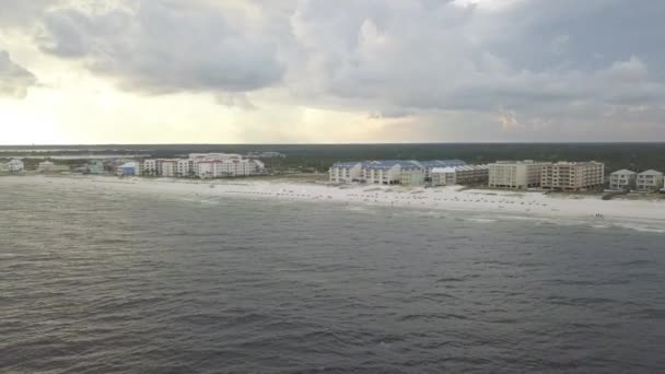 Vista Panorámica Orange Beach Alabama Durante Día Nublado Tiro Aéreo — Vídeos de Stock