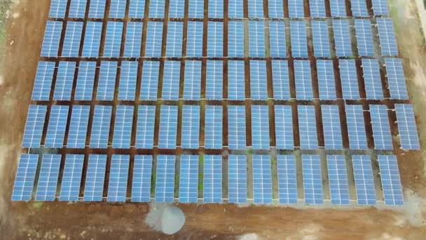 Jib Para Baixo Fazenda Painel Solar África Rural — Vídeo de Stock