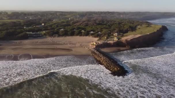 Filmato Aereo Drone Della Bellissima Costa Argentina Con Spiaggia Sabbia — Video Stock