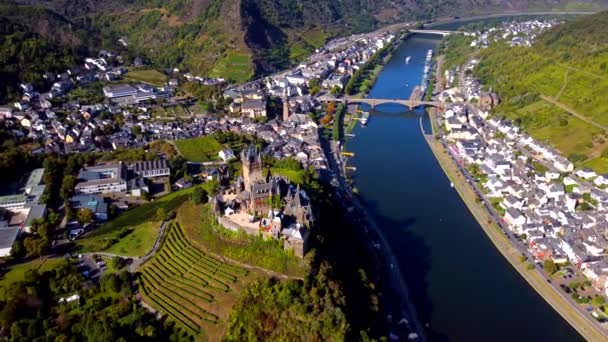 Zdjęcia Lotnicze Zamku Cochem Zachodnich Niemczech Słoneczny Późny Letni Dzień — Wideo stockowe