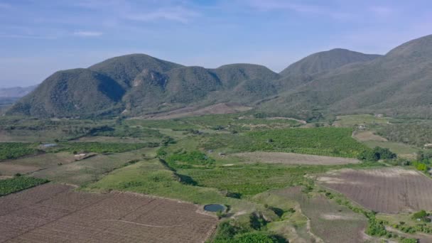 Terres Agricoles Vallée Terrain Accidenté Chaîne Montagnes Las Yayas Viajama — Video