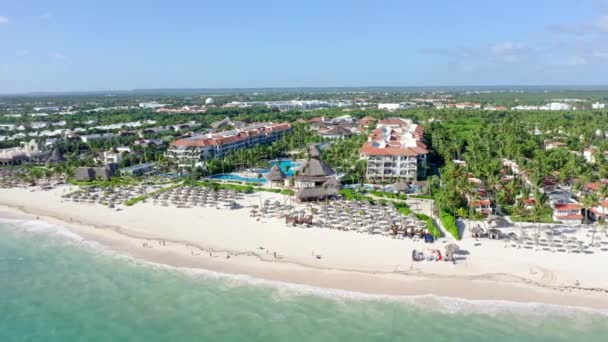 Vista Aérea Del Lujoso Hotel Dreams Royal Beach Resort Orilla — Vídeos de Stock