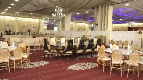 Dentro Salão Grande Banquete Casamento Karachi Paquistão Pan Esquerda — Vídeo de Stock
