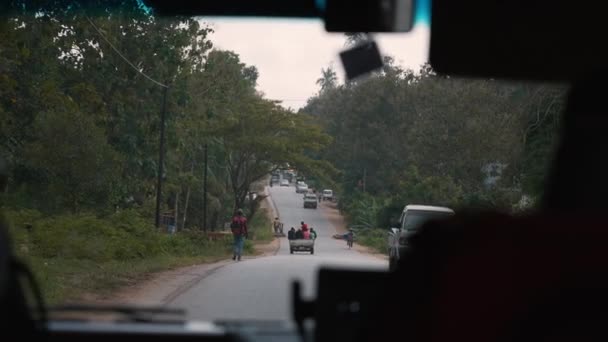 Scatto Cinematografico Vista Una Macchina Guida Corso Sulla Strada Africana — Video Stock