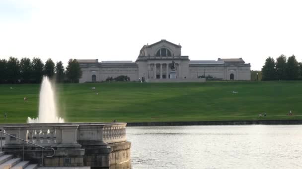 Ainda Tiro Fonte Colina Arte Museu Arte Durante Pôr Sol — Vídeo de Stock