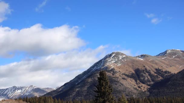 Tempo Montagna Lasso Nuvole Sinistra Destra — Video Stock