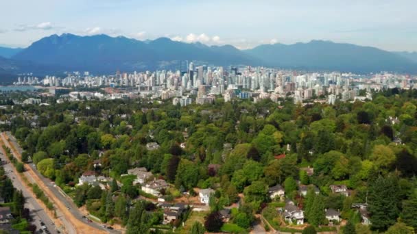 Utsikt Skyline Buildings Fra Arbutus Ridge Vancouver Britisk Columbia Canada – stockvideo