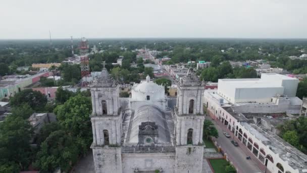 Dronie Retirada Iglesia Valladolid — Vídeo de stock