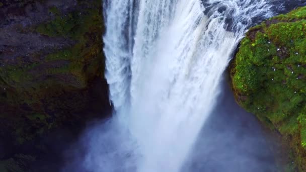 Kraftfull Skogafoss Vattenfall Skogar Village Södra Island Flygdrönarskott — Stockvideo