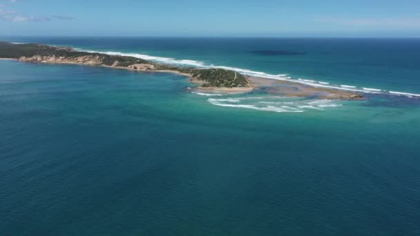 フォート ネパン 英語版 はオーストラリアのVicにある狭い岩礁半島を占領している — ストック動画