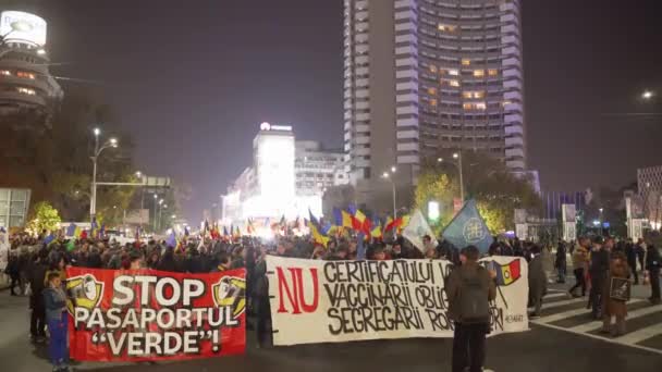 Ρουμανικός Λαός Διαμαρτύρεται Κατά Του Υποχρεωτικού Εμβολιασμού Και Του Διαχωρισμού — Αρχείο Βίντεο