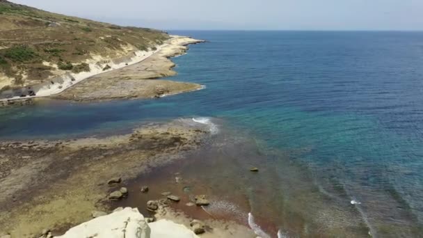 Aerial Roman Salt Pans Xwejni Bay Gozo Island Μάλτα — Αρχείο Βίντεο