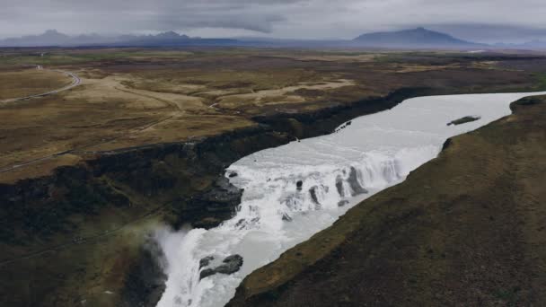 Drohnenaufnahmen Eines Wasserfalls Der Kontinentalscheide Island — Stockvideo