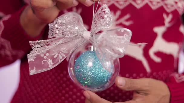 透明なクリスマスボール 装飾品 — ストック動画