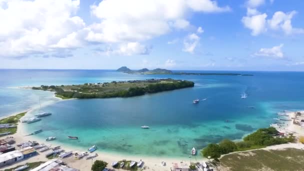 Aerial View Caribbean Island Approaching Madrisqui Island Pirata Cay Los — Stock Video