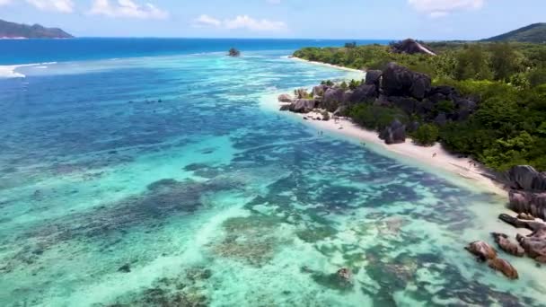 Seychellen Digue Rocks Aerial Drone5 Mp4 — Stockvideo