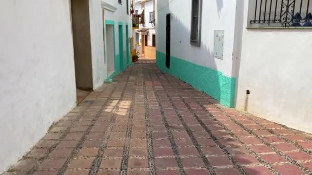 Rua Típica Espanhola Cidade Velha Marbella Com Casas Brancas Belas — Vídeo de Stock