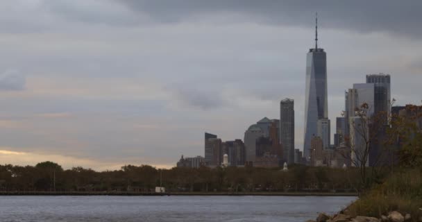 Aviones Osprey Vuelan Frente Horizonte Manhattan Nueva York — Vídeos de Stock