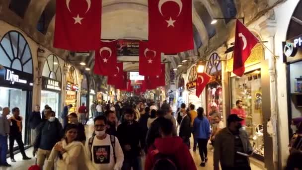 Stanbul Daki Yerel Dükkanlarla Kalabalık Kapalı Çarşıda Yürüyüş — Stok video