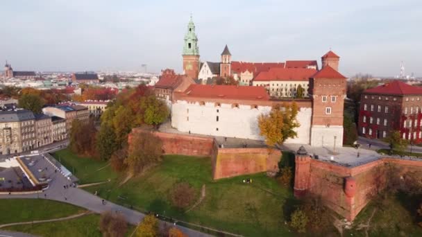 Flygfoto Över Wawels Katedral Och Wawels Kungliga Slott Krakow Polen — Stockvideo