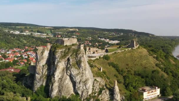 Bratislava Slovakya Daki Hrad Devin Kalesinin Insansız Hava Aracı Görüntüleri — Stok video