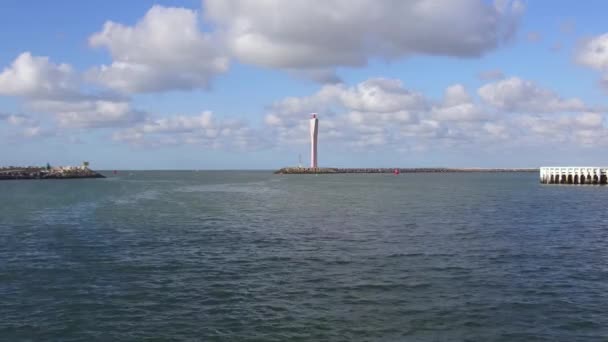 Vstup Přístavu Ostend Mezi Vlnolamy Pobřeží Severního Moře — Stock video