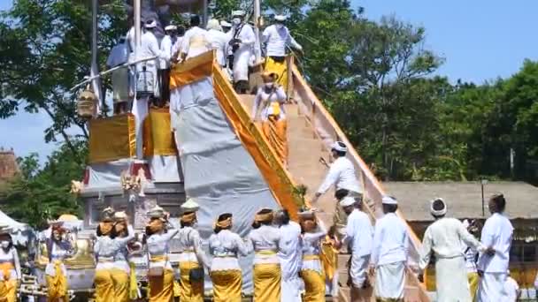 Ceremonia Cremación Hindú Balinesa Ngaben Miembro Familia Real Ida Pedanda — Vídeos de Stock