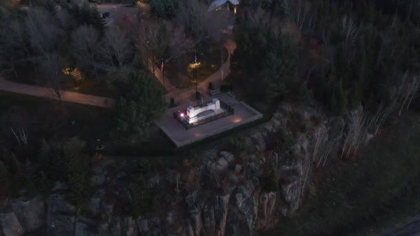 Lanzamiento Aéreo Del Monumento Terry Fox Thunder Bay Ontario Amanecer — Vídeo de stock