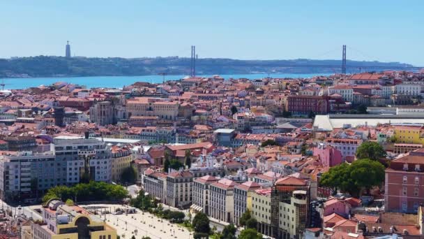 Городской Пейзаж Лиссабона Вид Сверху Западноевропейский Город Река Алмада Вдали — стоковое видео