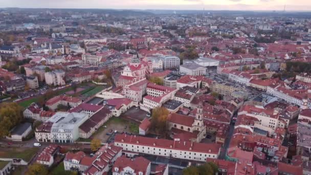 Vilnius City Litouwen Luchtfoto Stadsgezicht Boven Oude Stad Tijdens Zonsondergang — Stockvideo