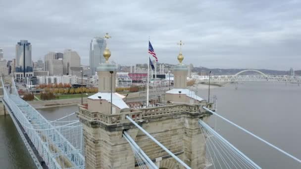 Panning Trucking Shot American Flag Top Cincinnati Roebling Bridge Ohio — Stock Video
