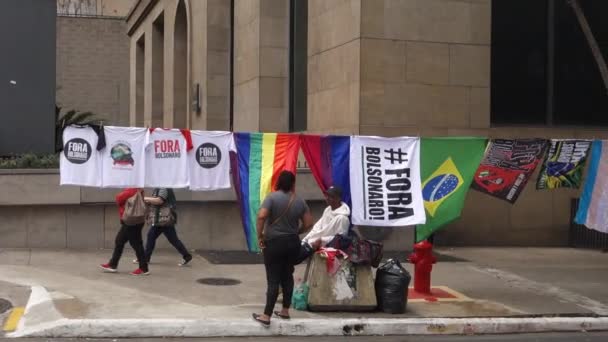 Flaggor Hängande Displayen Gatan Brasilianska Lgbt Rörelsen Fora Bolsonaros President — Stockvideo