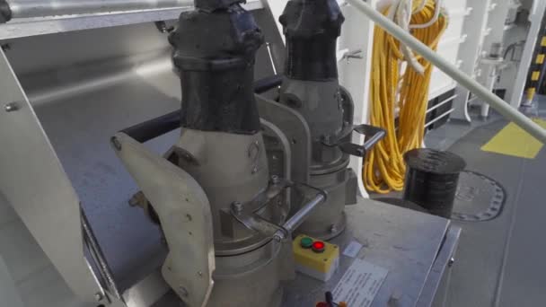 Dubbele Set Hoogspanning Oplaadkabels Voor Elektrische Veerboot Hjellestad Norway Close — Stockvideo