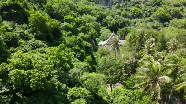 Imagens Aéreas Constantes Complexo Templos Budistas Dentro Floresta Wat Khao — Vídeo de Stock