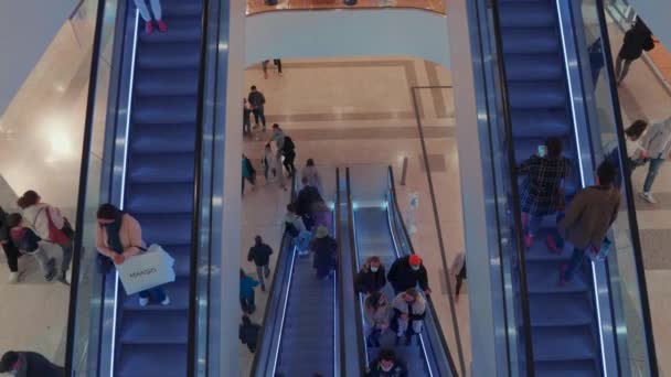 Rulltrappor Polygone Centrum Shopping Mall Montpellier Frankrike — Stockvideo