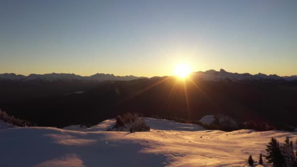 Whistler Bölgesinde Kanada Dağların Üzerinde Inanılmaz Bir Gün Batımı — Stok video