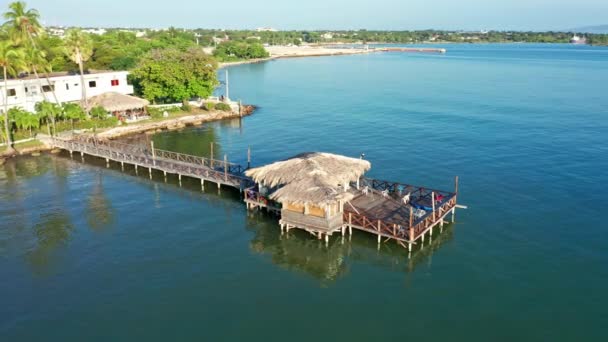 Cabane Chaume Dans Eau Hôtel Guarocuya Barahona République Dominicaine Aérien — Video