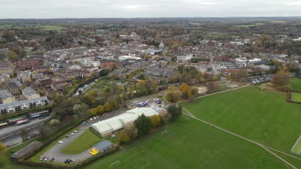 Hartham Common Park Πόλη Στο Παρασκήνιο Hertford Hertfordshire Εναέρια Άποψη — Αρχείο Βίντεο