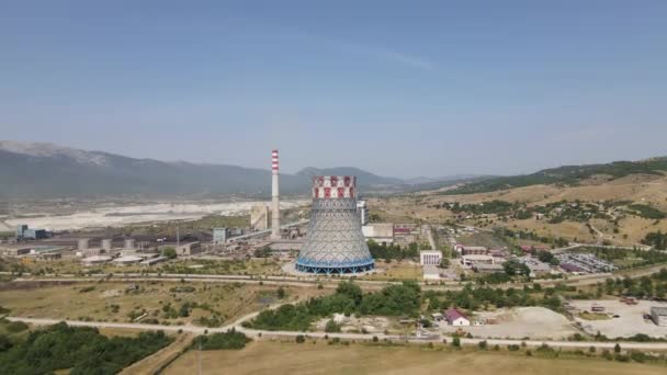 Coal Thermal Power Plant Cooling Tower Chimney Clear Blue Summer — стокове відео