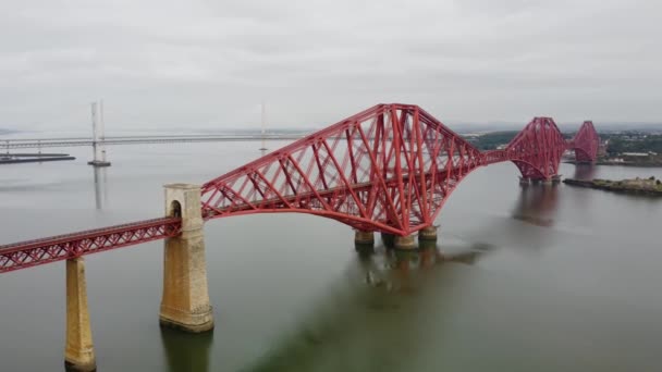 Etkileyici Mimarisi Olan Demiryolu Köprüsünün Havadan Görünüşü — Stok video