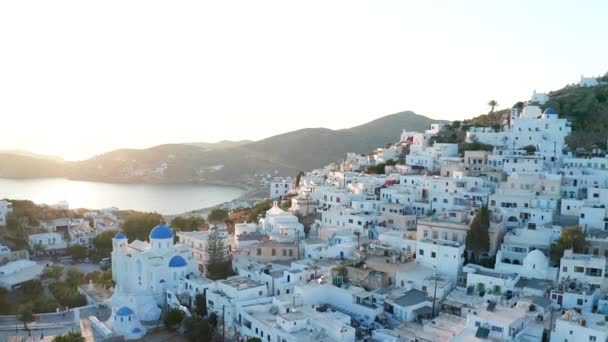 ギリシャの空中ドローンイオス コラ島 — ストック動画