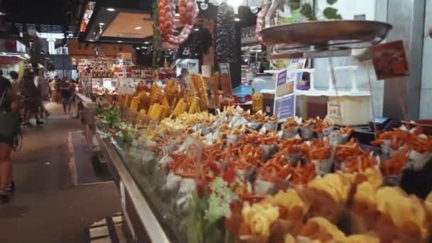 Barcelona Mercado Boqueria Som Säljer Pommes Frites — Stockvideo