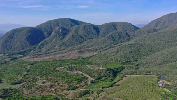 Lysande Gröna Kullar Och Jordbruk Landskap Las Yayas Viajama Dominikanska — Stockvideo