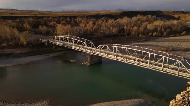 Lange Luchtfoto Video Van Een Oude Stalen Brug Landelijk Alberta — Stockvideo