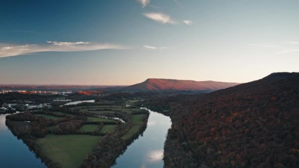 Flygfoto Timelapse Solnedgången Flyger Över Williams Island Mot Lookout Mountain — Stockvideo