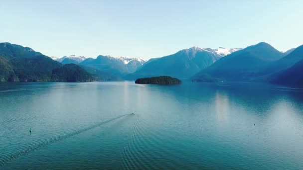 Barco Pesca Alumínio Lago Colúmbia Britânica Canadá — Vídeo de Stock