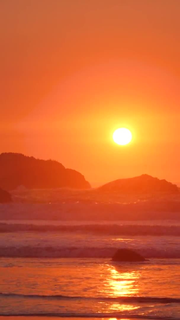 Las Puestas Sol Reflejo Rojo Costa Oregon — Vídeo de stock
