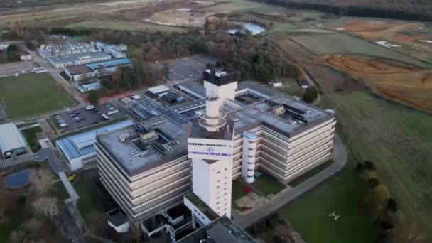 Orion Gebouw Pegasus Toren Kantoorgebouw Martlesham Suffolk Drone Aerial Footage — Stockvideo